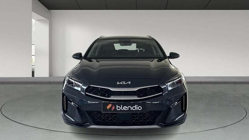 Usado Kia XCeed 143 CV (105 kW) 2023 Gris SUV