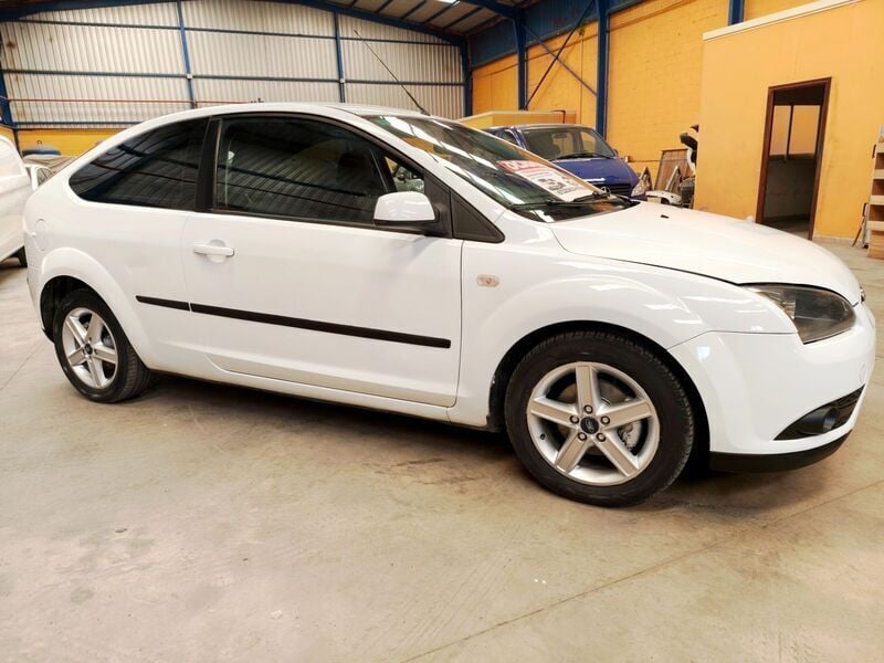 Blanco Usado 2007 Ford Focus Business Edition | 2999 € (Super precio) - Imagen 1/4