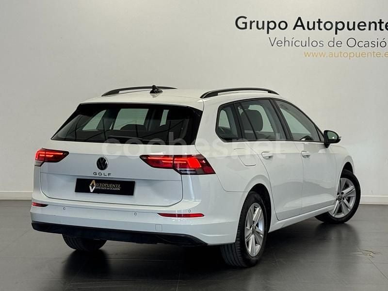 Usado VW Golf VIII 115 CV (84 kW) 2021 Blanco Familiar