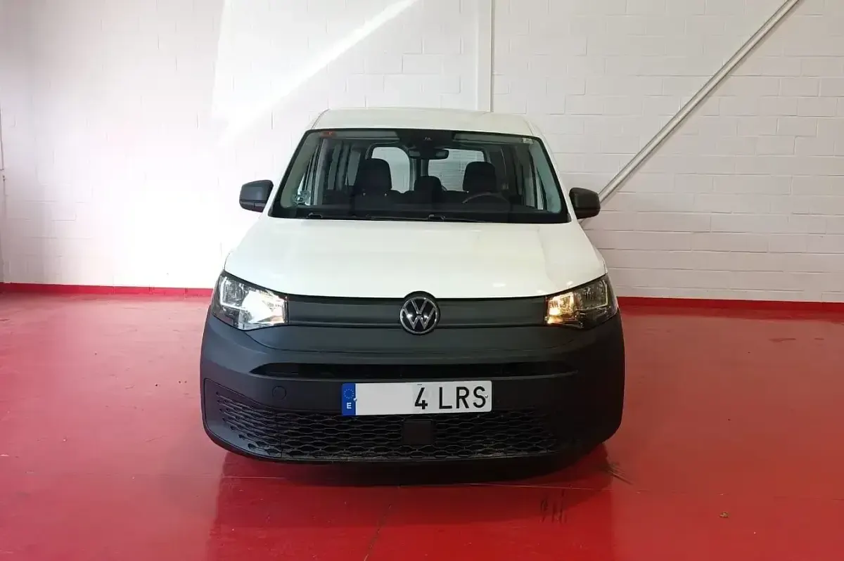 Usado VW Caddy 102 CV (75 kW) 2021 Blanco Monovolumen