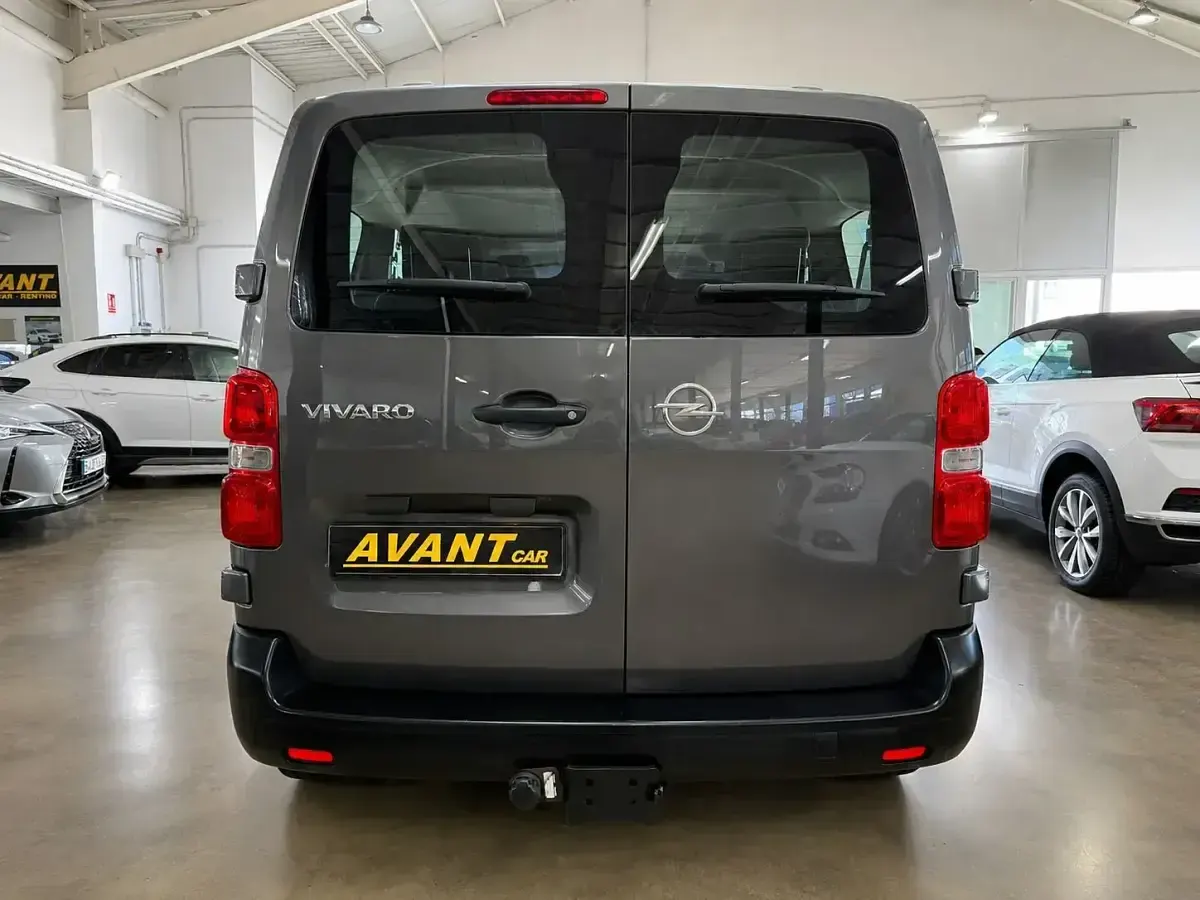 Usado Opel Vivaro-e Combi 120 CV (88 kW) 2023 Gris Monovolumen