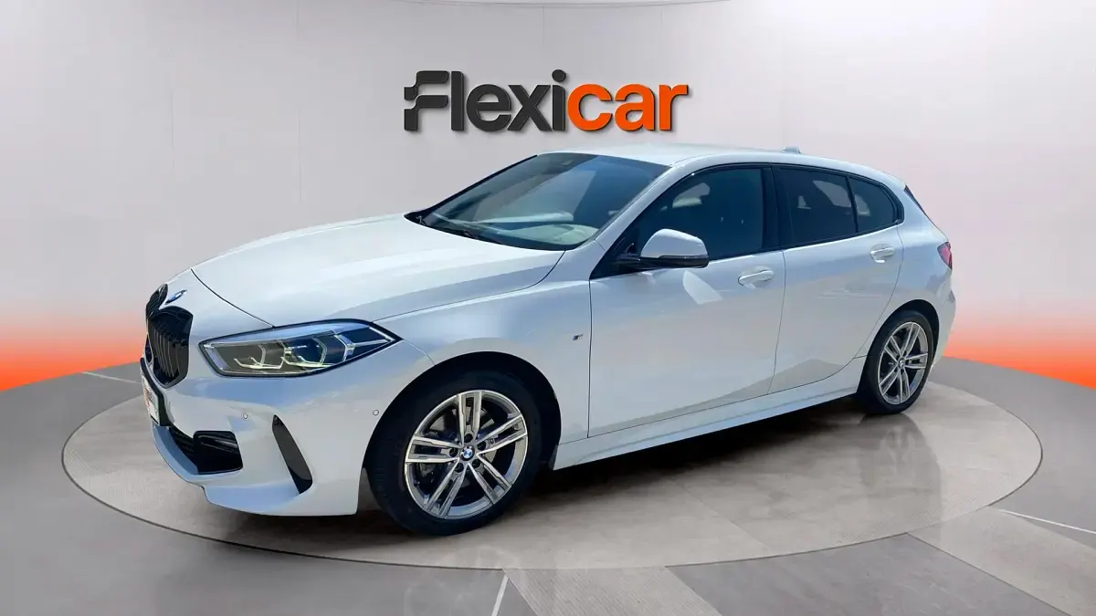 Usado BMW 118 150 CV (110 kW) 2023 Blanco Berlina