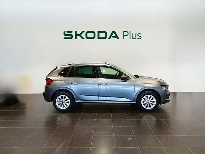 Usado Skoda Kamiq Selection 115 HP (84 kW) 2025 Cinzento SUV