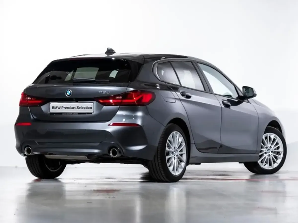 Usado BMW 118 Executive 150 CV (110 kW) 2021 Gris Utilitario