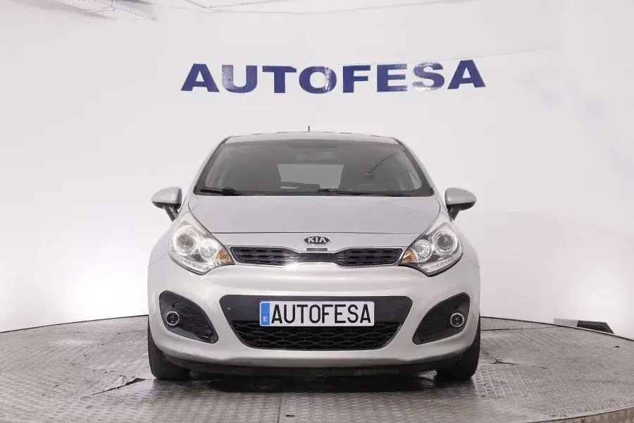Usado Kia Rio Active 85 CV (62 kW) 2015 Plata