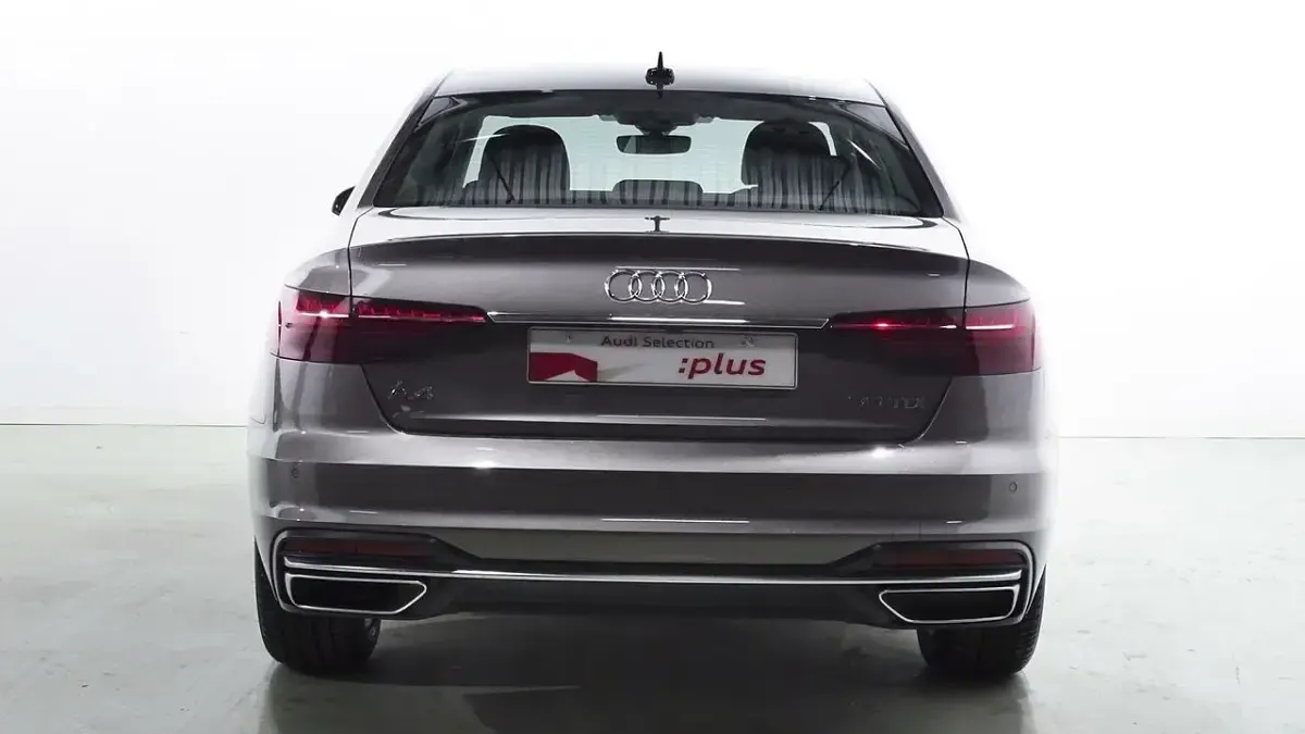 Usado Audi A4 Advanced Plus 136 CV (100 kW) 2022 Gris Berlina