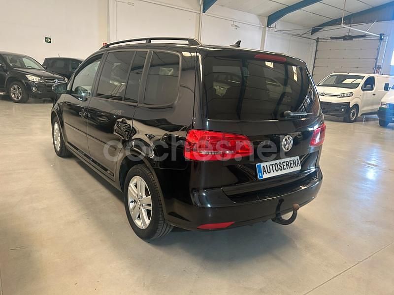 Usado VW Touran Advance 140 CV (102 kW) 2013 Gris / plata Monovolumen