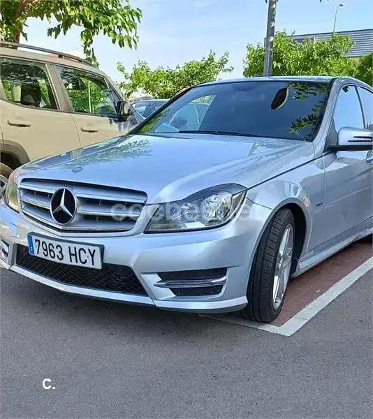 Usado Mercedes C200 Elegance 136 CV (100 kW) 2011 Gris / plata Berlina