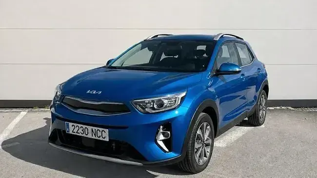 Usado Kia Stonic 100 CV (73 kW) 2025 Blanco SUV