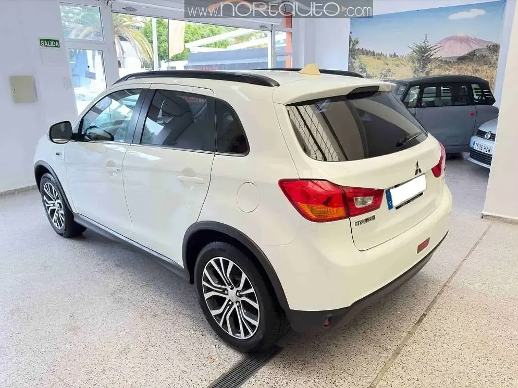 Usado Mitsubishi ASX Motion 117 CV (86 kW) 2017 Blanco SUV