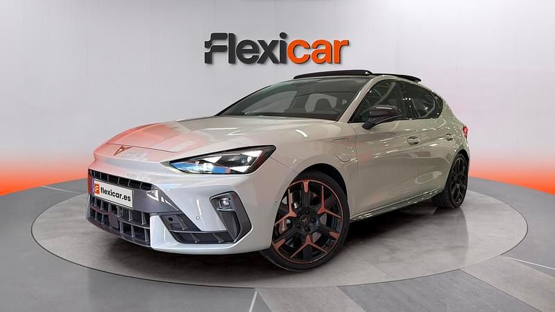 Usado Cupra Leon 204 CV (150 kW) 2024 Beige Berlina