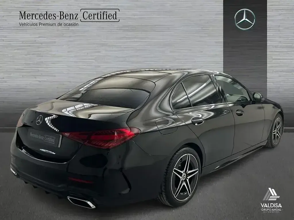 Usado Mercedes C200 AMG line 163 CV (119 kW) 2025 Negro Berlina