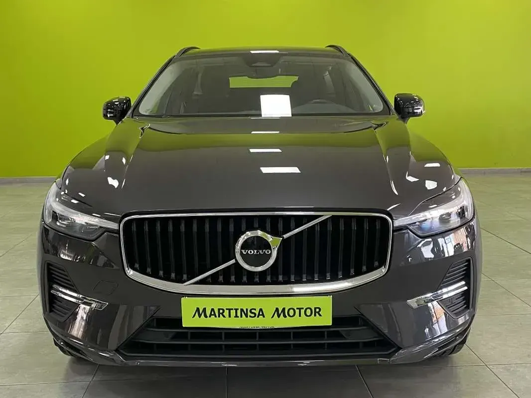 Käytetty Volvo XC60 Momentum 197 HP (144 kW) 2021 Ruskea Katumaasturi