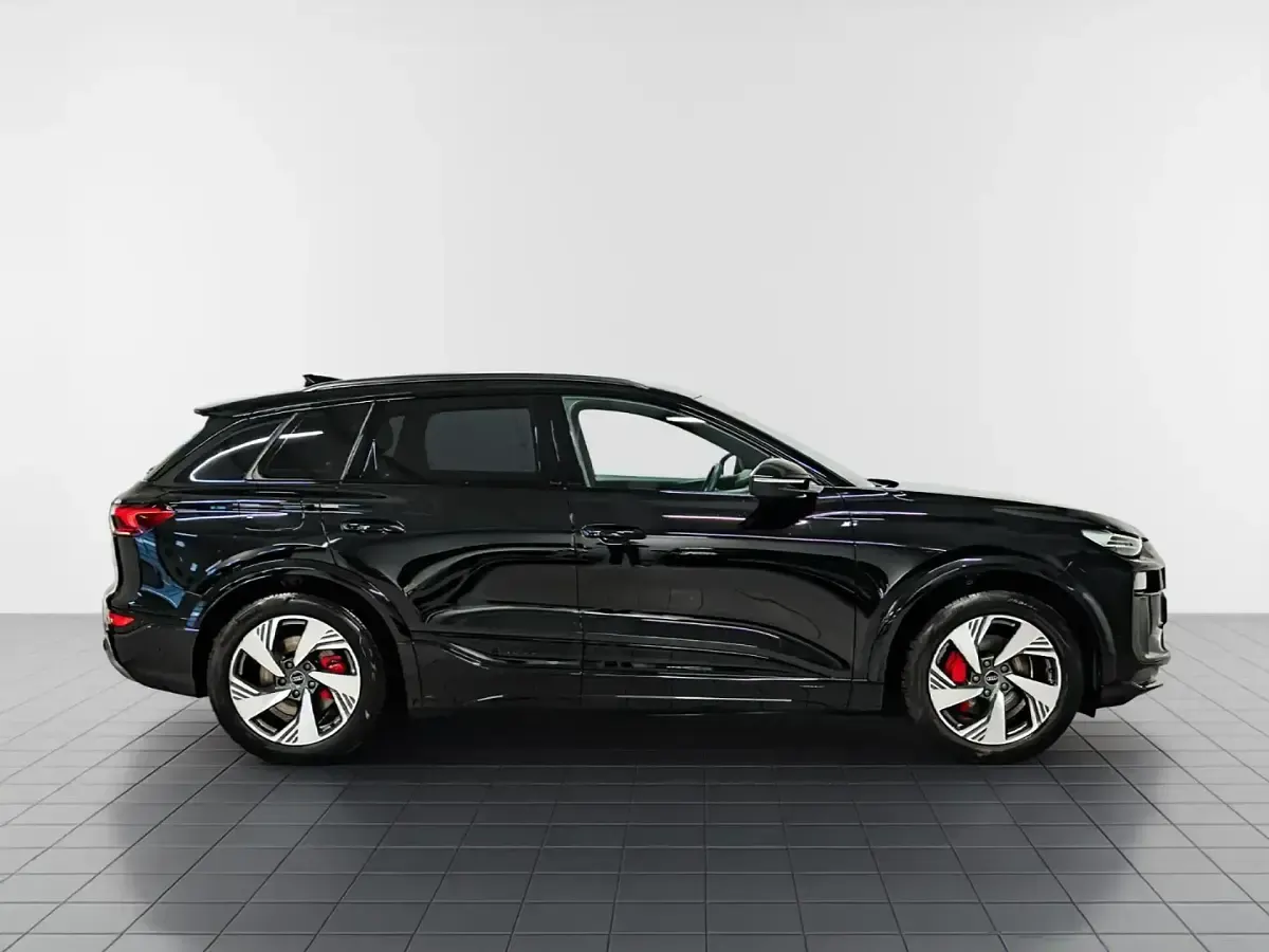 Usado Audi Q6 e-tron 285 kW (388 CV) 2024 Negro SUV