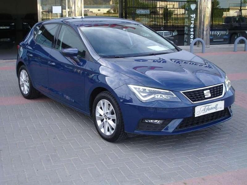 Usado Seat Leon Style 116 CV (85 kW) 2020 Azul Utilitario