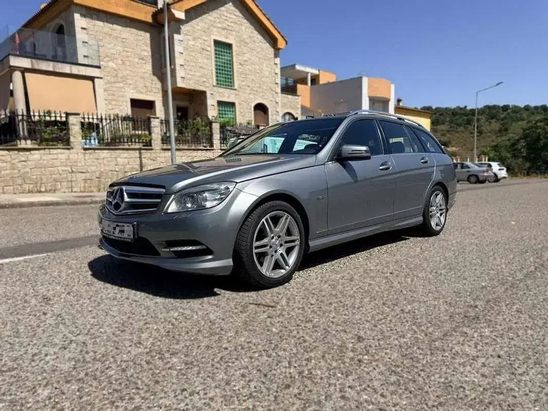Usado Mercedes C250 204 CV (150 kW) 2010 Gris Familiar