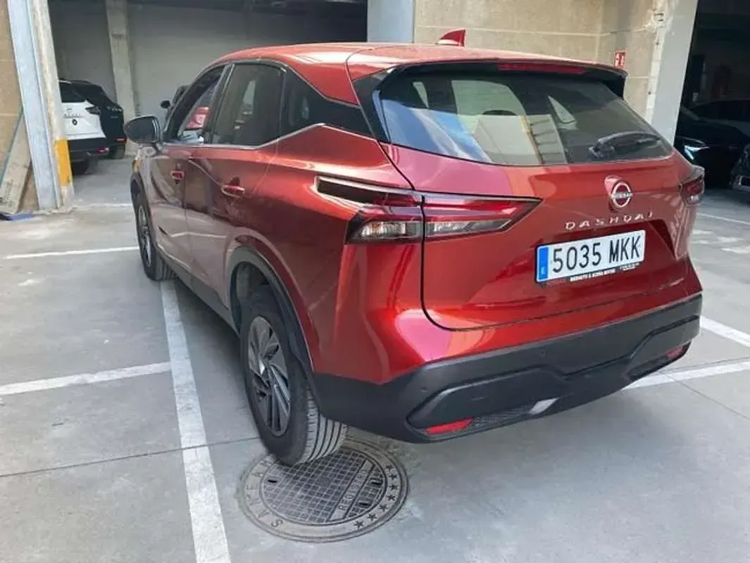 Usado Nissan Qashqai Acenta 141 CV (103 kW) 2023 Rojo SUV