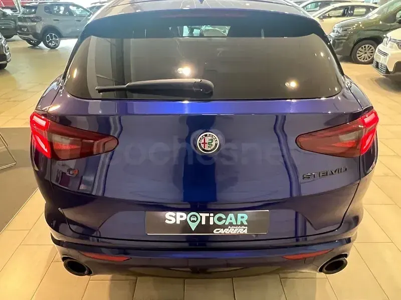 Usado Alfa Romeo Stelvio Veloce 210 CV (154 kW) 2022 Azul SUV