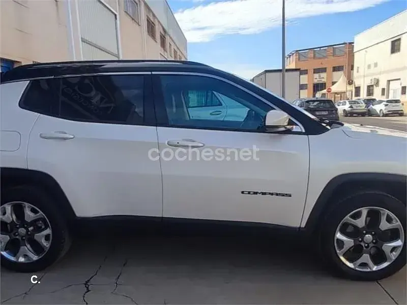 Usado Jeep Compass 140 CV (102 kW) 2018 Blanco SUV