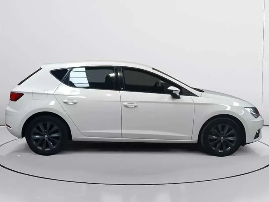 Usado Seat Leon Style 131 CV (96 kW) 2018 Blanco Utilitario