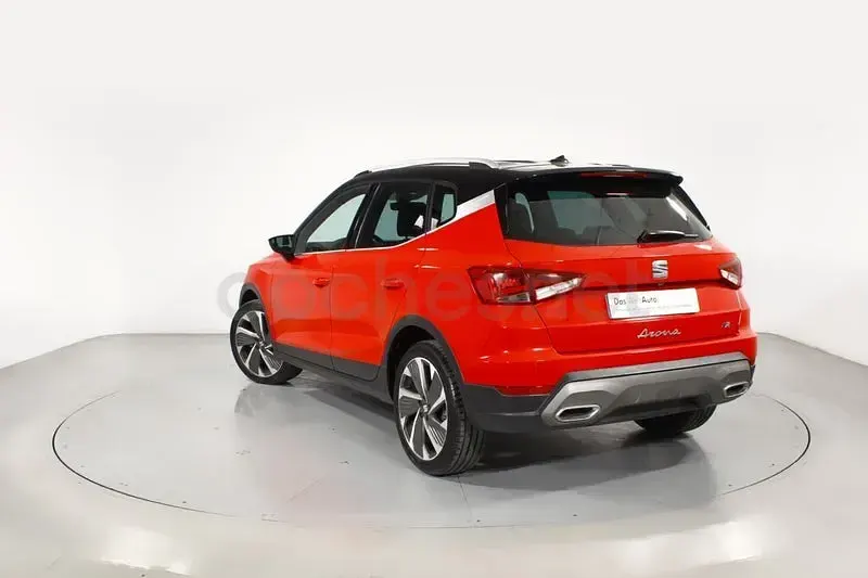 Usado Seat Arona FR 110 CV (80 kW) 2022 Rojo SUV