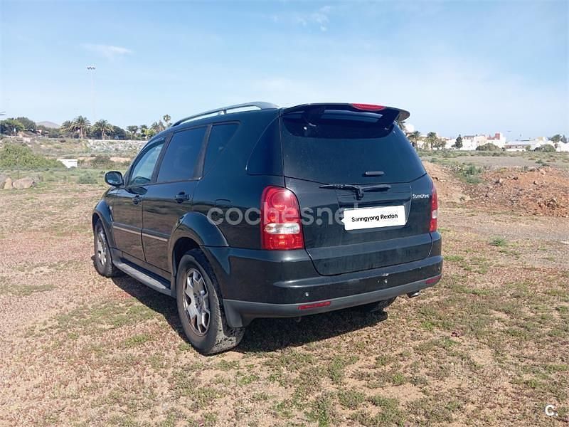 Usado Ssangyong (KGM) Rexton II 165 CV (121 kW) 2007 Negro SUV