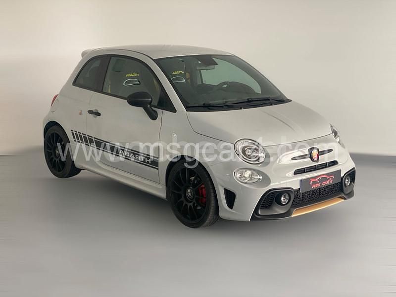 Gris / plata Usado 2023 Abarth 595 Utilitario | 23.990 € (Un poco caro) - Imagen 1/4