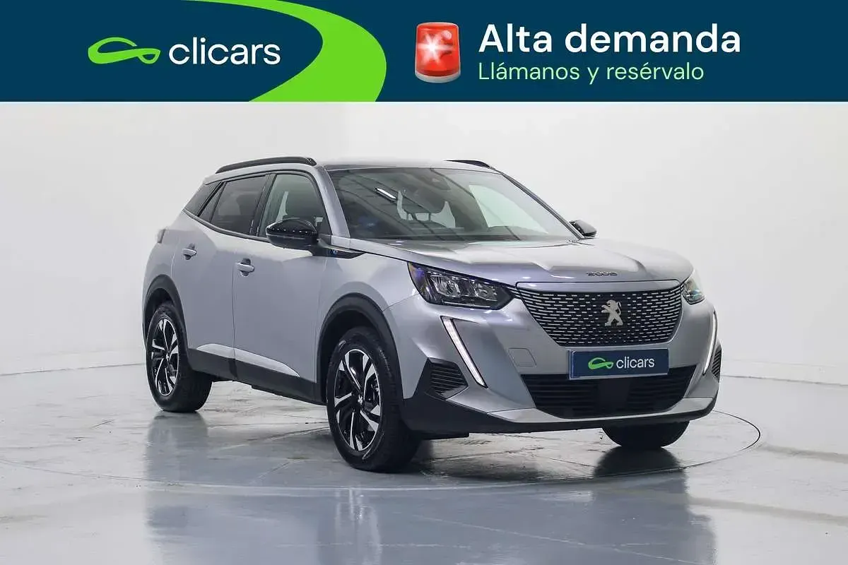 Usado Peugeot e-2008 Allure 100 kW (136 CV) 2022 Gris SUV
