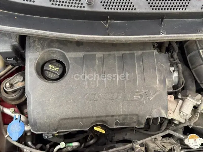 Usado Hyundai ix20 Comfort 115 CV (84 kW) 2012 Rojo Utilitario