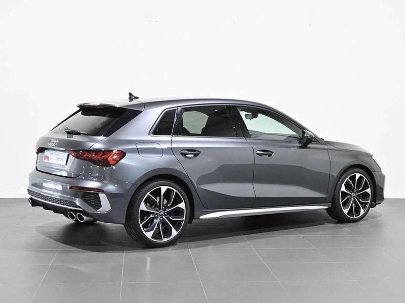 Usado Audi S3 Sportback Sport 310 CV (228 kW) 2023 Gris Utilitario