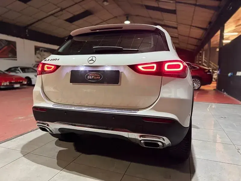 Usado Mercedes GLA200 150 HP (110 kW) 2022 Branco SUV