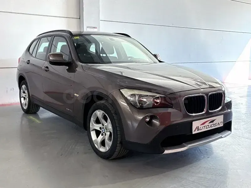 Usado BMW X1 Comfort Edition 143 CV (105 kW) 2012 Marrón SUV