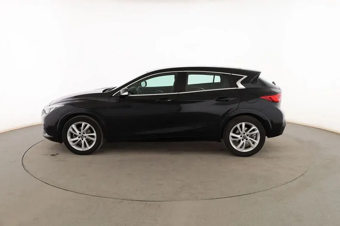 Usado Infiniti Q30 Premium 110 CV (80 kW) 2018 Negro Berlina