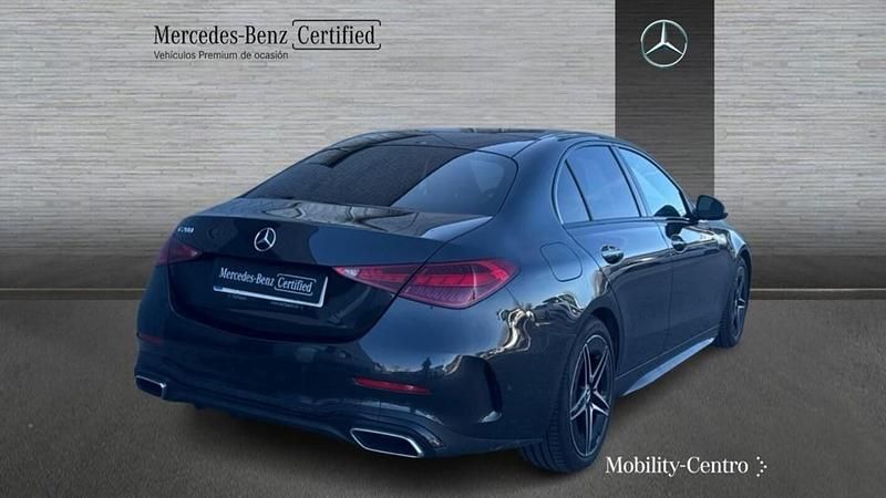 Usado Mercedes C200 AMG line 204 CV (150 kW) 2022 Graphite grey  metallic paint Berlina