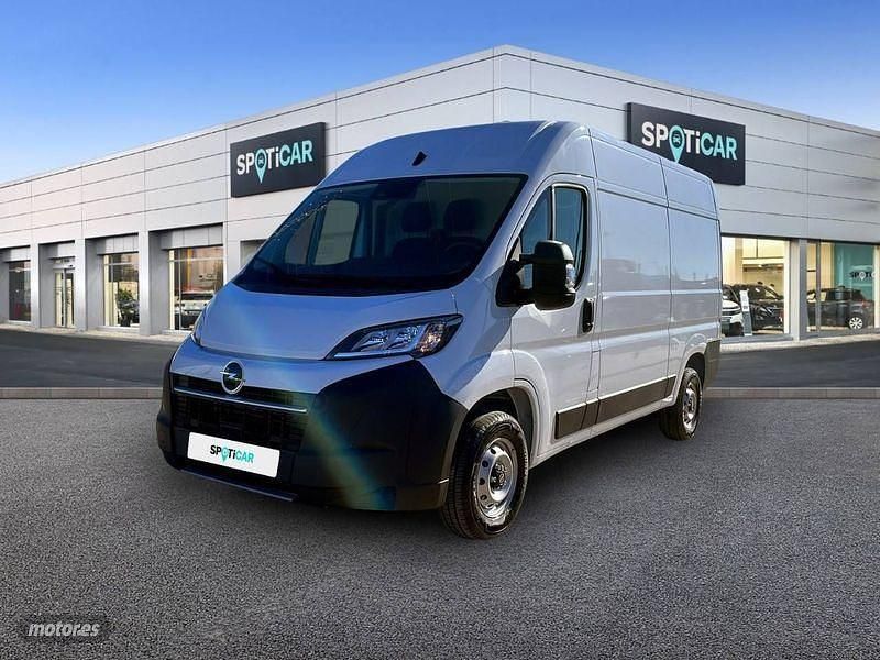 Blanco Usado 2024 Opel Movano S Van | 28.900 € (Precio justo) - Imagen 1/4