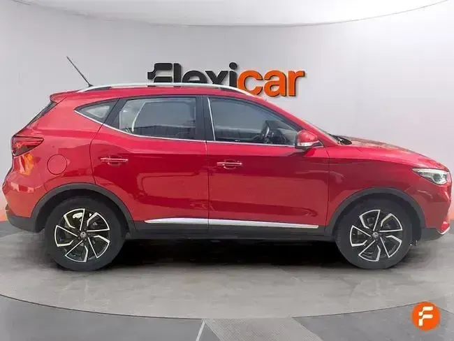 Usado MG ZS Luxury 111 CV (81 kW) 2023 Rojo SUV