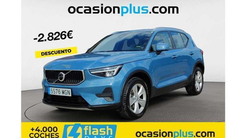 Azul Usado 2023 Volvo XC40 Core SUV | 28.264 € - Imagen 1/1