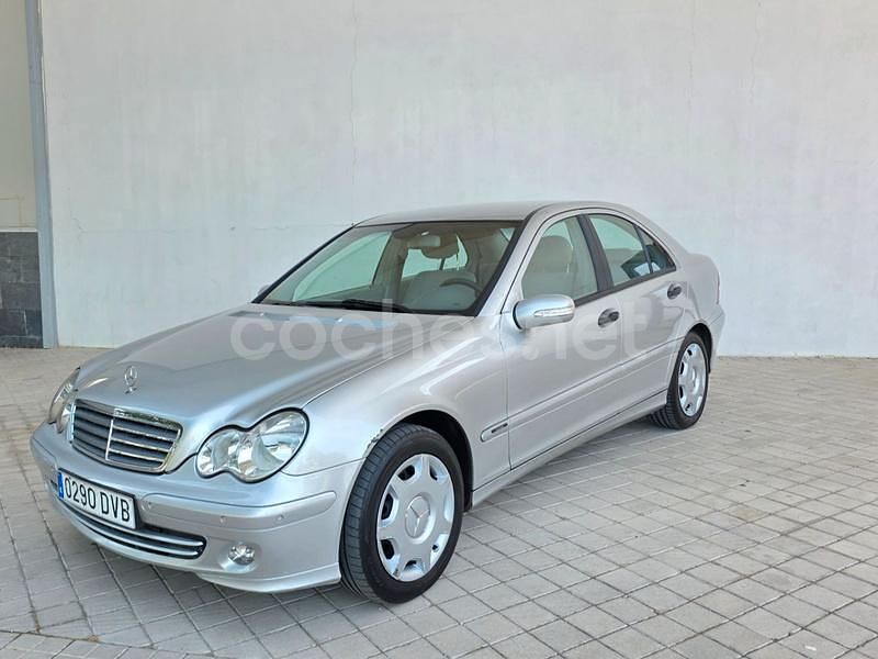 Gris / plata Usado 2004 Mercedes C180 Classic Berlina | 3699 € (Precio justo) - Imagen 1/4
