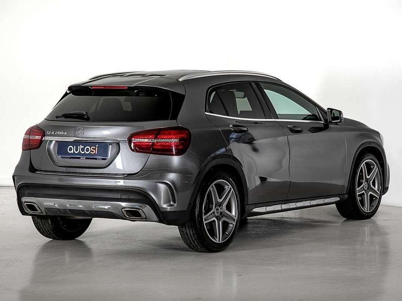 Usado Mercedes GLA200 136 CV (100 kW) 2019 Gris SUV