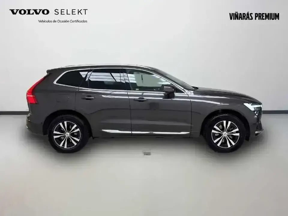 Usado Volvo XC60 Core 350 CV (257 kW) 2025 Gris SUV