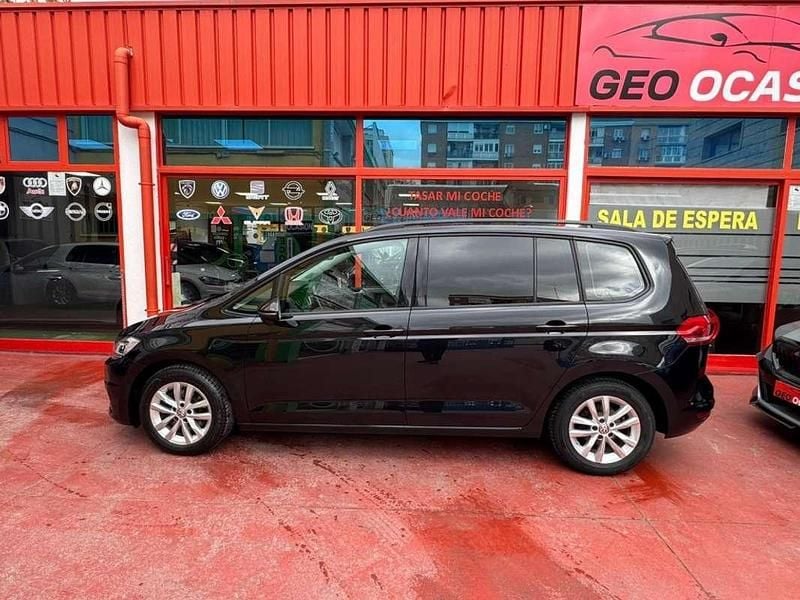 Usado VW Touran Advance 150 CV (110 kW) 2019 Negro Monovolumen