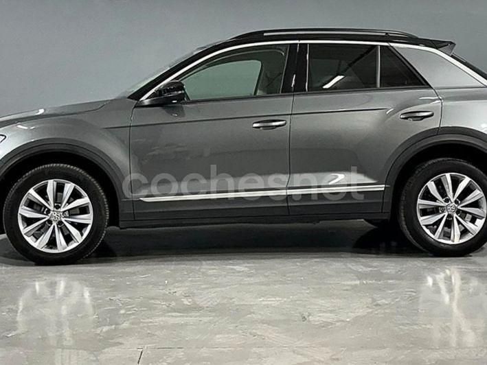 Usado VW T-Roc Advance 115 CV (84 kW) 2020 Gris / plata SUV