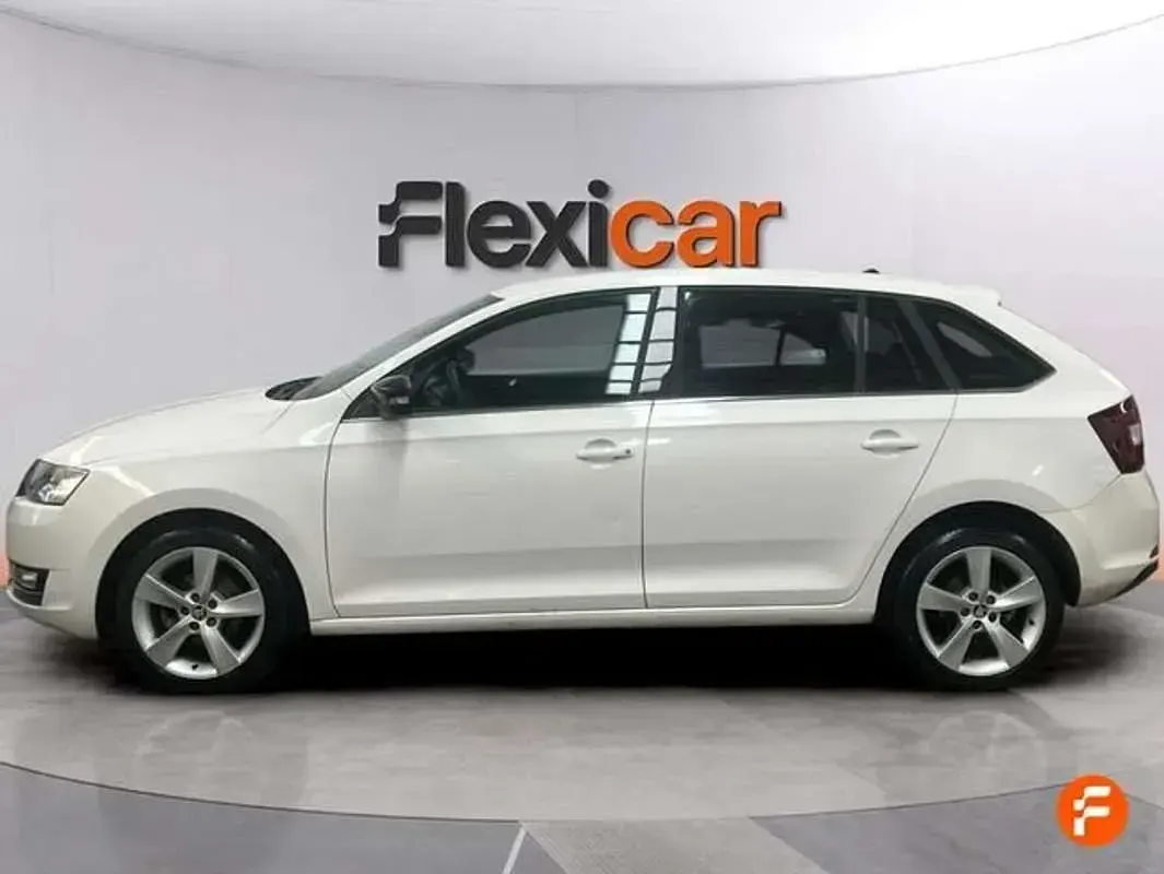Usado Skoda Rapid 95 CV (69 kW) 2018 Blanco Utilitario