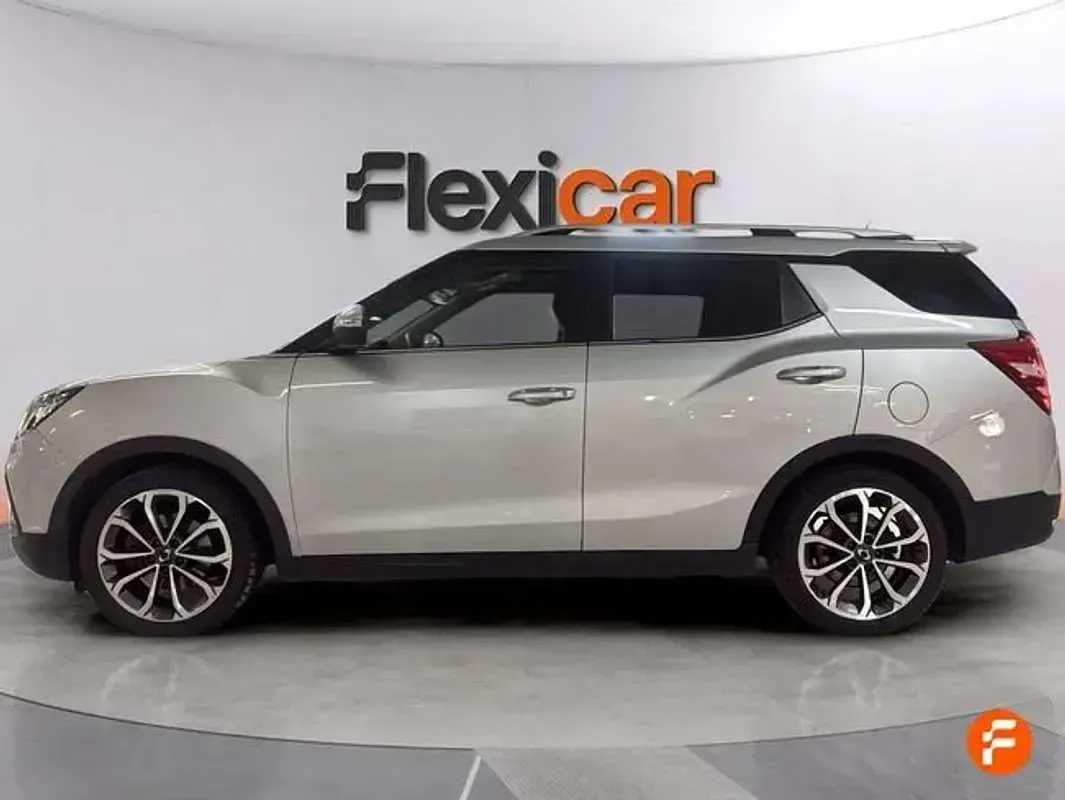 Usado SsangYong XLV Limited 116 CV (85 kW) 2017 Gris SUV