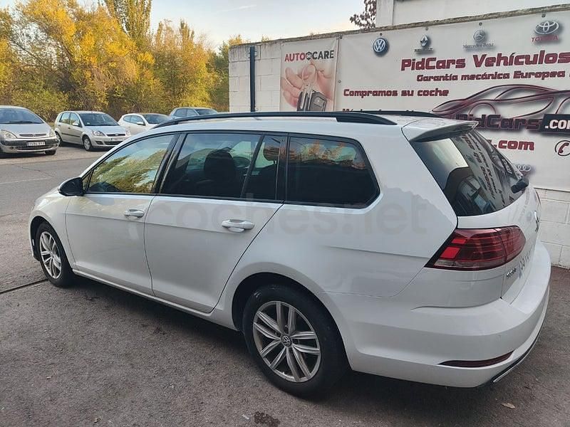 Usado VW Golf VII Advance 115 CV (84 kW) 2019 Blanco Familiar