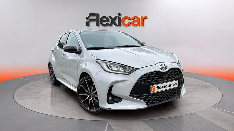 Usado Toyota Yaris Hybrid Sport 116 CV (85 kW) 2023 Blanco Utilitario