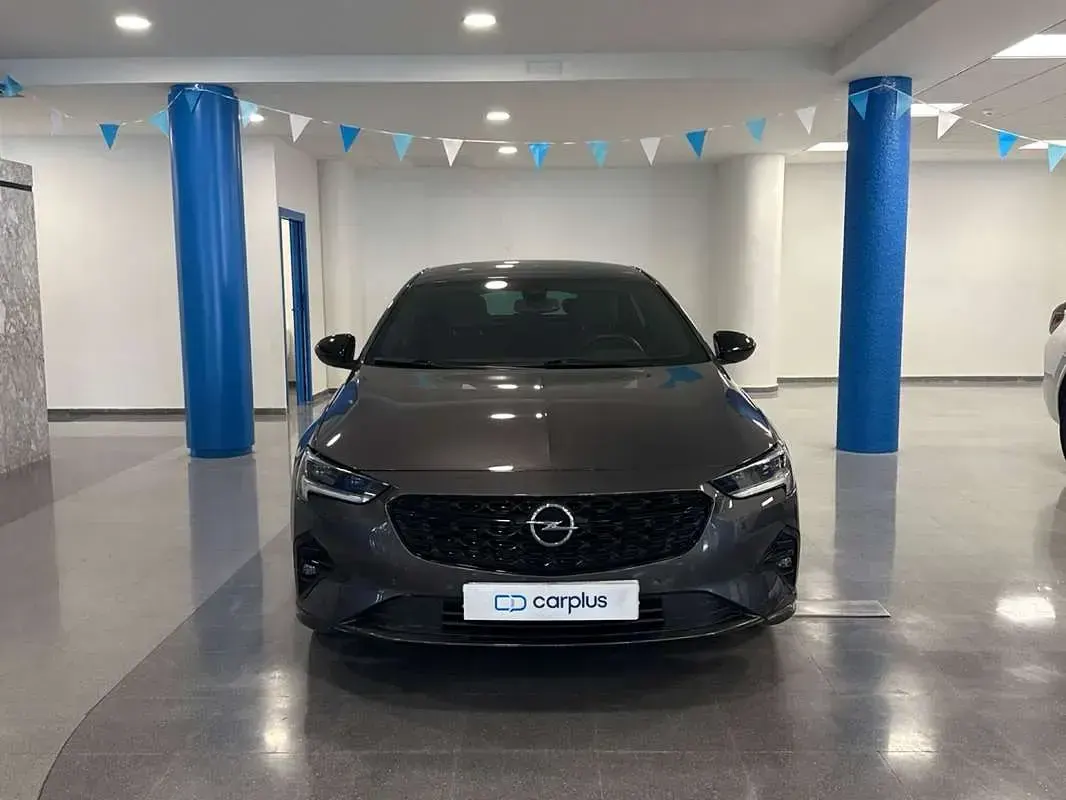 Usado Opel Insignia GS Line 174 CV (127 kW) 2022 Gris Berlina