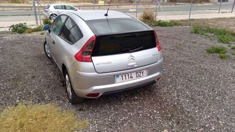 Usado Citroën C4 110 CV (80 kW) 2006 Gris Coupe