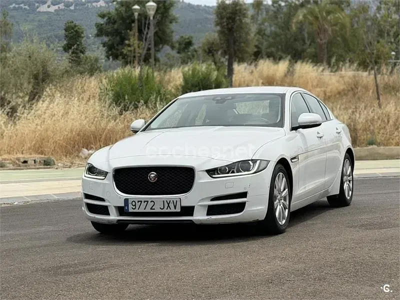 Usado Jaguar XE Pure 180 CV (132 kW) 2017 Blanco Berlina