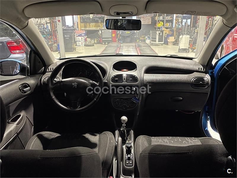 Usado Peugeot 206 90 CV (66 kW) 2002 Azul Berlina